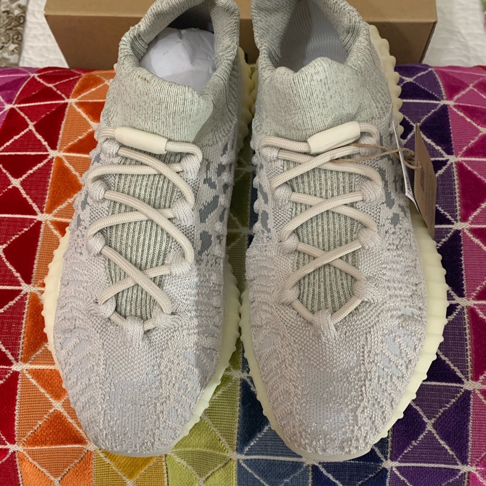Yeezy sneakers - Picture 6 of 6